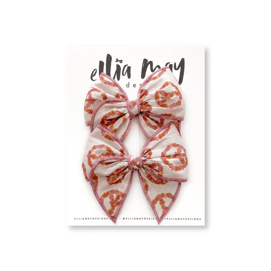 Peach Out - Mini Fairytale Piggie Clips