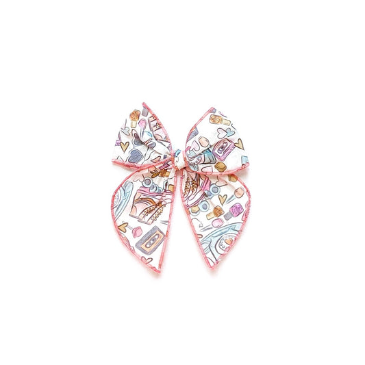 Golden June Retro Love - Medium Fairytale