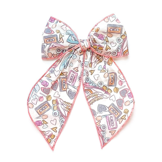 Golden June Retro Love - Oversized Fairytale